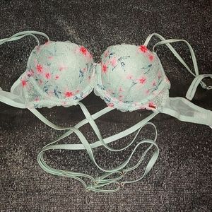 VS Pink Wraparound Bra